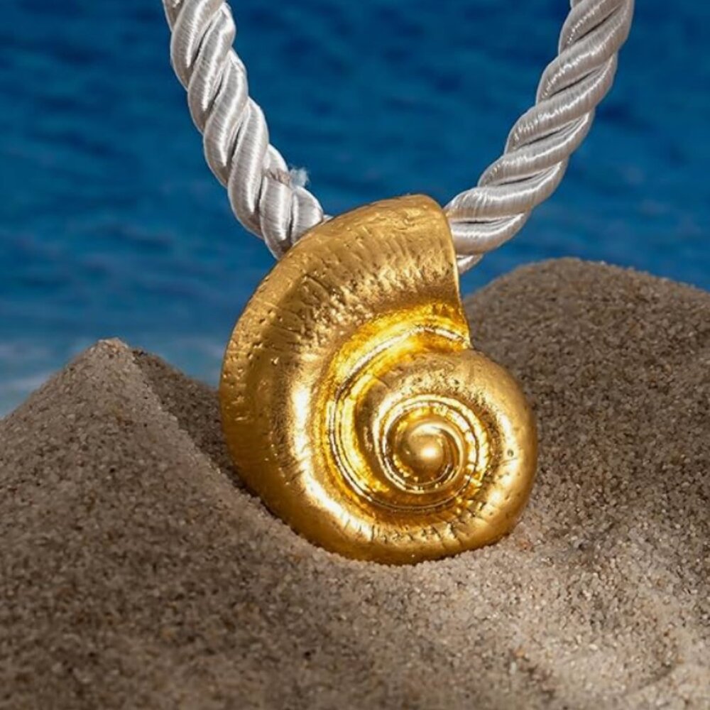 Shell Pendant Necklace - Picture 4 of 4